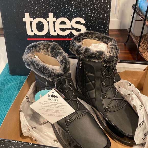 totes Shoes - TOTES RAINBOOTS! Brand new